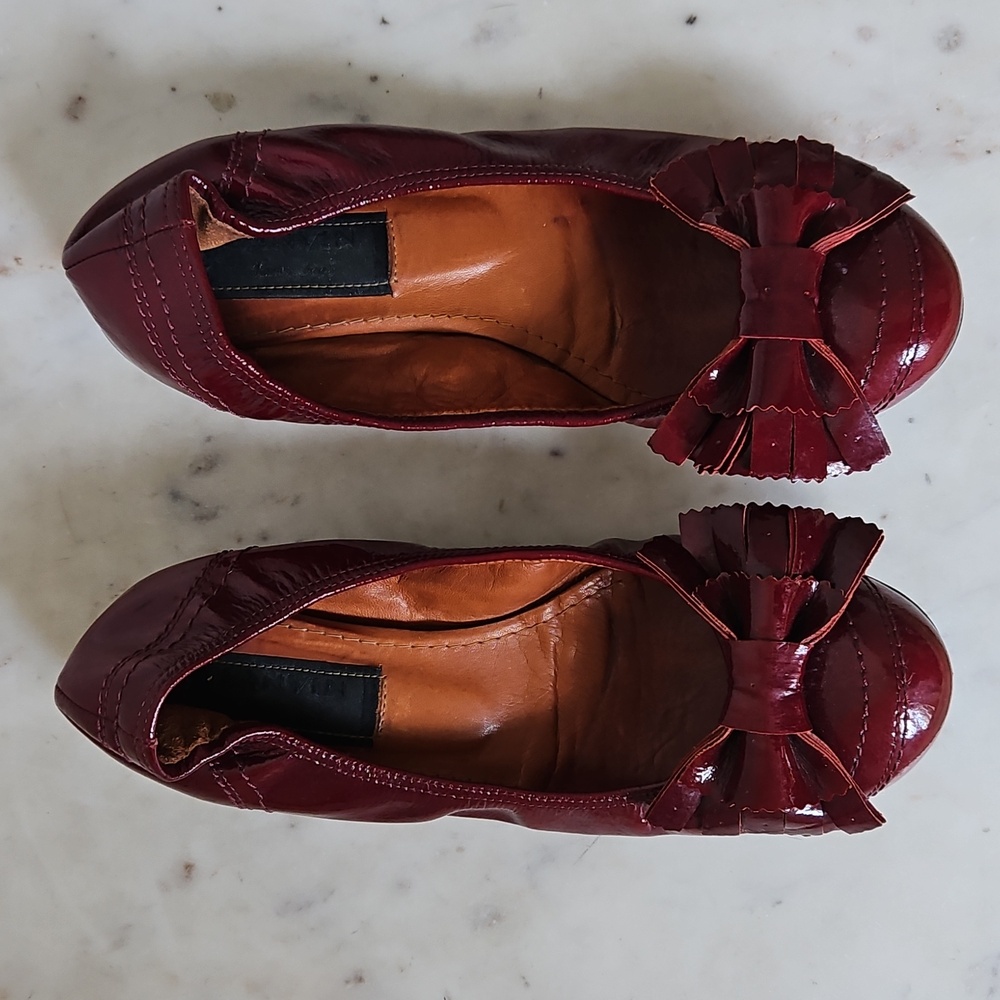 LANVIN: burgundy patent leather stretch ballet flats